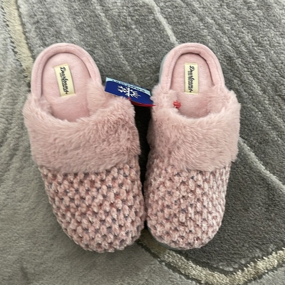 Dearfoam Slippers - Picture 2 of 6
